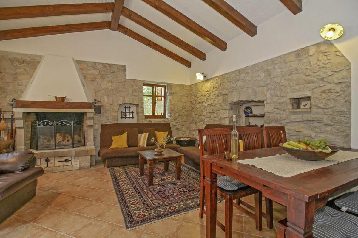 Jakov In Zupanici Labin  Luaran gambar