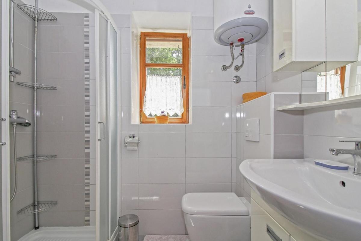 Jakov In Zupanici Labin  Luaran gambar
